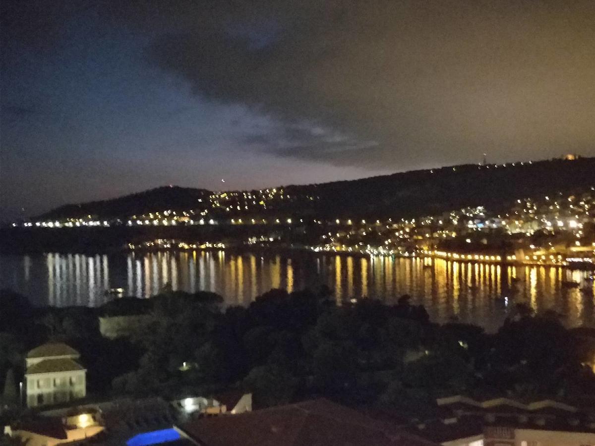 Ferienwohnung Vintage Flat Overlooking Villefranche Bay Exterior foto