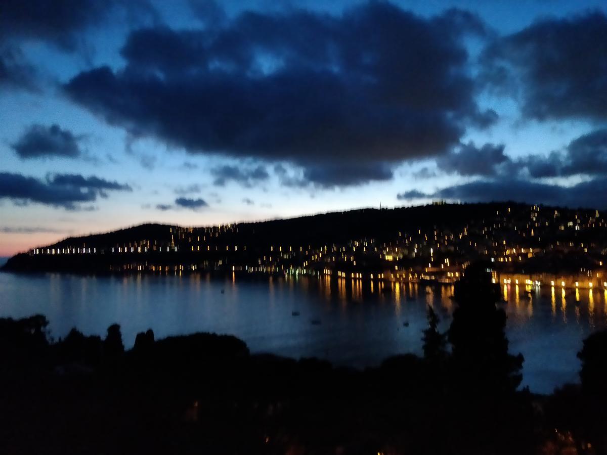 Ferienwohnung Vintage Flat Overlooking Villefranche Bay Exterior foto