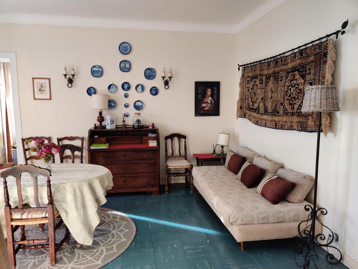 Ferienwohnung Vintage Flat Overlooking Villefranche Bay Exterior foto